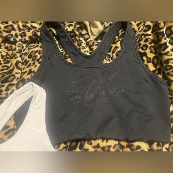Nike Dri-Fit Unpadded Sports Bra (Lot of 2) | Women’s Medium | Preloved - Picture 3 of 5